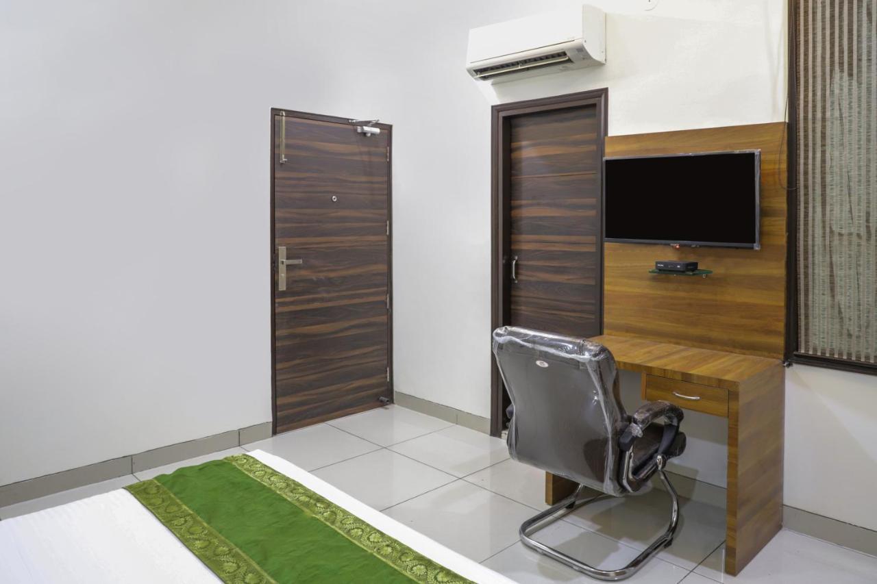 Hotel Treebo Trip Kapil Royalista à Ludhiana Extérieur photo